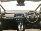 【前方視界】開放的な前方視界!運転がしやすく疲れにくいです♪窓が大きく、見通しがとっても良いおクルマですよ♪