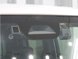 運転する人も、そうでない人も、家族みんなが安心して、自由にお出かけできる生活をサポートする先進機能。
