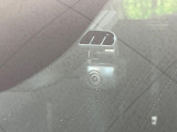 【ドライブレコーダー】安心・安全なカーライフに必須のドライブレコーダーを装備!走行中はもちろん、あおり運転や事故に遭遇した際の状況も映像で記録し、万一のリスクに備えます。