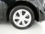 【ホイルキャップ】 純正ホイール装着車です。キャップですので万が一キズをつけても簡単に交換可能です。