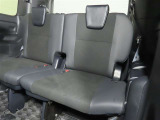 便利な5:5分割可倒式シートです。収納と乗車人数のバランスに優れています♪荷物の大きさに応じたラゲージスペースをフレキシブルに作り出せるので、シーンに応じた使い方ができます♪