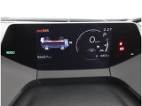 とっても見やすいメーターです。夜間時はラグジュアリーな気分にさせてくれる照明が魅力ですので、夜のドライブも楽しみになりますよ♪