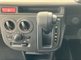 オートマチックシフトレバーは、手になじみ操作しやすい形状で安全運転にもつながります♪