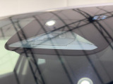 ホンダセンシングのカメラにより標識認識機能や先行車発進お知らせ機能に誤発進抑制機能と車線維持支援に設定した車速内で適切な車間距離を保ってくれる安全・快適機能搭載の先進システムです