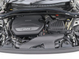 安心のBMW認定中古車は100項目の箇所を徹底的にチェック致します。機械的な箇所や電気系、コンピューターなどをご納車前に点検し、交換基準に達した部品は全て新品に修理返品した後にご納車致します。