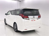 沢山乗れるのがこの車の魅力!2台で移動しないと・・・なんて時もこの車なら1台で!大活躍です♪