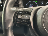 ステアリングにオーディオ操作スイッチが付いています。オーディオ画面に直接タッチしなくても操作が出来ますので、運転に集中できます。