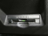 ETC車載機です。高速・有料道路の料金をキャッシュレスでスムーズに通過できます。