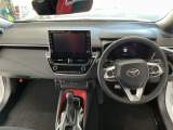 【前方視界】開放的な前方視界!運転がしやすく疲れにくいです♪窓が大きく、見通しがとっても良いおクルマですよ♪