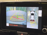 【パノラミックビューモニター】専用のカメラにより、上から見下ろしたような視点で360度クルマの周囲を確認することができます☆死角部分も確認しやすく、狭い場所での切り返しや駐車もスムーズに行えます。