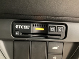 ETCが付いてます。ETC搭載車しか通過できないスマートICが利用できるようになりますよ!現在スマートICの設置箇所も増えてきているので、高速道路利用の幅が広がりますね☆