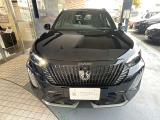美しく、迫力のあるフロントフェイス。LEDヘッドライトで夜でも良好な視界を確保出来ます。