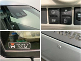 品質へのこだわり!フロアマットやシートなど車内をキレイに清掃し、ニオイや汚れなどを徹底的にクリーニングしてもらっております。室内はピカピカです☆