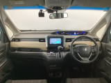 【前方視界】開放的な前方視界!運転がしやすく疲れにくいです♪窓が大きく、見通しがとっても良いおクルマですよ♪