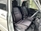 運転席もゆったりとお座り頂けます。
