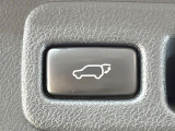 【パワーバックドア】スマートキーや運転席のボタンを押すだけでリアゲートが自動で開閉します!荷物を持っている時や、高い位置にあるバックドアを閉める際に便利な機能です♪