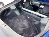 普段のお買い物や通勤、送迎等に十分な荷室スペースを確保しております。