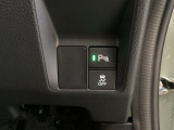 ハンドルの右下にはHondaセンシング用の、VSA(ABS+TCS+横滑り抑制)解除スイッチなどがついています。