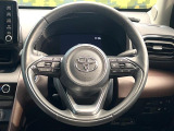 インテリアに合わせたデザインのステアリングは、運転される方のことも考え、運転しやすい形状、大きさです。是非一度、実際に触ってお確かめください。