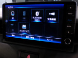CD、DVD、Bluetooth、AM、FM、AUX、スマートフォン接続ができます。