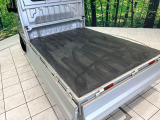 積み下ろしのしやすいデッキにはたっぷりと荷物を積み込んでいただけます。遊びから仕事まで、様々なシーンで頼れます♪