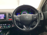 高効率なエンジンをモーターがアシストして走行中の燃費消費を抑えるハイブリッド。停車中もアイドリングストップにより燃費消費と排出ガスをなくします。