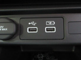 便利な充電用USBジャックも付いています。