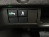 ETCの下にはHondaセンシング用の、VSA(ABS+TCS+横滑り抑制)解除スイッチなどがついています。