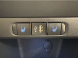 シートヒーター装備!エアコンに比べて暖まるスピードが速いので冬でも快適に過ごせます