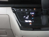 オートエアコンでお好みの温度になり、運転に集中できます。