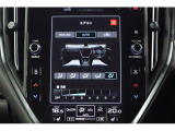 助手席、運転席で独立のエアコンなので、運転して暑くなっても気軽に温度を下げられます。