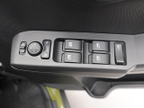 パワーウィンドゥ 運転席ドアスイッチ照明付です。電動格納ミラーも手元でワンモーションで可能です。