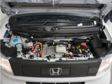 エンジンは車の心臓部分です。このエンジンルームが汚いとトラブルの基になります。当店は専用の液剤を使って徹底的に綺麗にします。