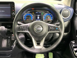【ステアリングスイッチ】運転中、前方から目線をそらすことなく、オーディオ等の操作が可能な便利機能!安心&快適なドライブを演出してくれます♪