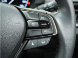 ◆アダプティブクルーズコントロール◆予め設定した車速内でクルマが自動的に加減速。前走車との適切な車間距離を維持しながら追従走行します。【LKAS】車線維持支援システムでステアリング操作を支援。