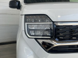 明るくて長寿命のLEDヘッドライト採用