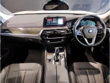 ☆センターパネルを運転席側に僅かに傾けたBMW独特のインパネ☆【駆け抜ける歓び】はここからもスタートしております☆