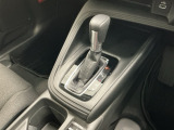 オートマチックシフトレバーは、手になじみ操作しやすい形状で安全運転にもつながります♪