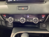 運転席と助手席にシートヒーターが付いています☆寒い時期に腰周りを温めてくれるので体全体が温まりやすいのは勿論、暖房と違い顔に風が当たらないので、乾燥肌やドライアイの方でも大丈夫☆