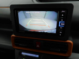 【バックモニター】駐車時に後方がリアルタイム映像で確認できます。大型商業施設や立体駐車場での駐車時や、夜間のバック時に大活躍!運転スキルに関わらず、今や必須となった装備のひとつです!