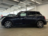 BMW・MINIの厳しい試験を突破したメカニックが多数在籍しております。ご購入後の納車前整備をしっかりいたします。楽しいMINIライフをお過ごしください。