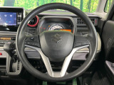 インテリアに合わせたデザインのステアリングは、運転される方のことも考え、運転しやすい形状、大きさです。是非一度、実際に触ってお確かめください。
