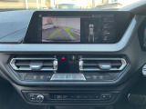 前後クリアランスソナー付なので、駐車が苦手な方でも安心です。ガイドの表示・非表示も切り替え可能です