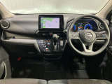 運転席からの視界が左右に広く隅々まではっきりと見えます!クルマの前端も把握しやすく安心です!