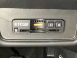 ハンドルの右下にETC2.0がついています。高速道路の料金所の通過も楽々です!。 カードの取り出しもしやすい場所についています。