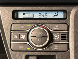 車内空調は&rdquo;AUTOエアコン&rdquo;にお任せ。運転に集中出来ますよ!
