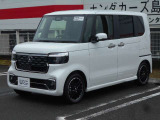 色はプラチナホワイトパールです☆デイタイムランニングランプ付きLEDヘッドライト♪