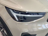 北欧神話に登場するトールハンマーをモチーフにした、ピクセルLEDライト。デイタイムランニングライト、ウインカー機能も併せ持ち、そして、アクティブハイビーム機構と相まって、安全な夜間ドライブが可能です。