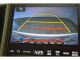 バックモニター付き。 車両後方の映像が画面に表示されるので、車庫入れが苦手な人も安心です。ただし、目視確認もお忘れなくお願いいたします。
