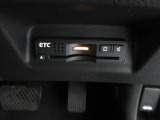 ETC付。高速道路の料金所はキャッシュレスで通過です。サービスエリア等にあるスマートインターの出入口も利用可能でとっても便利。ご納車後すぐにお使い頂けるようセットアップしてのお渡しとなります。